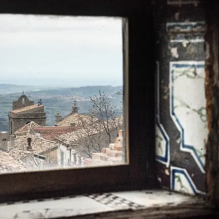 Castello Di *