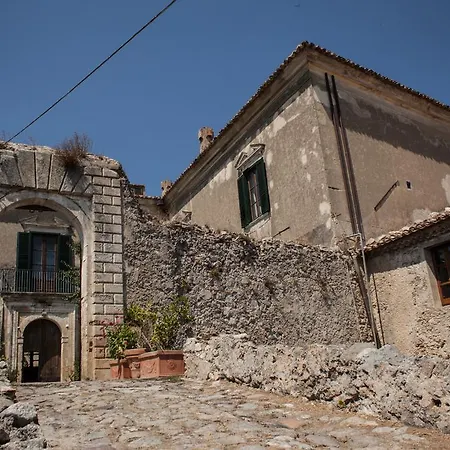 Castello Di *